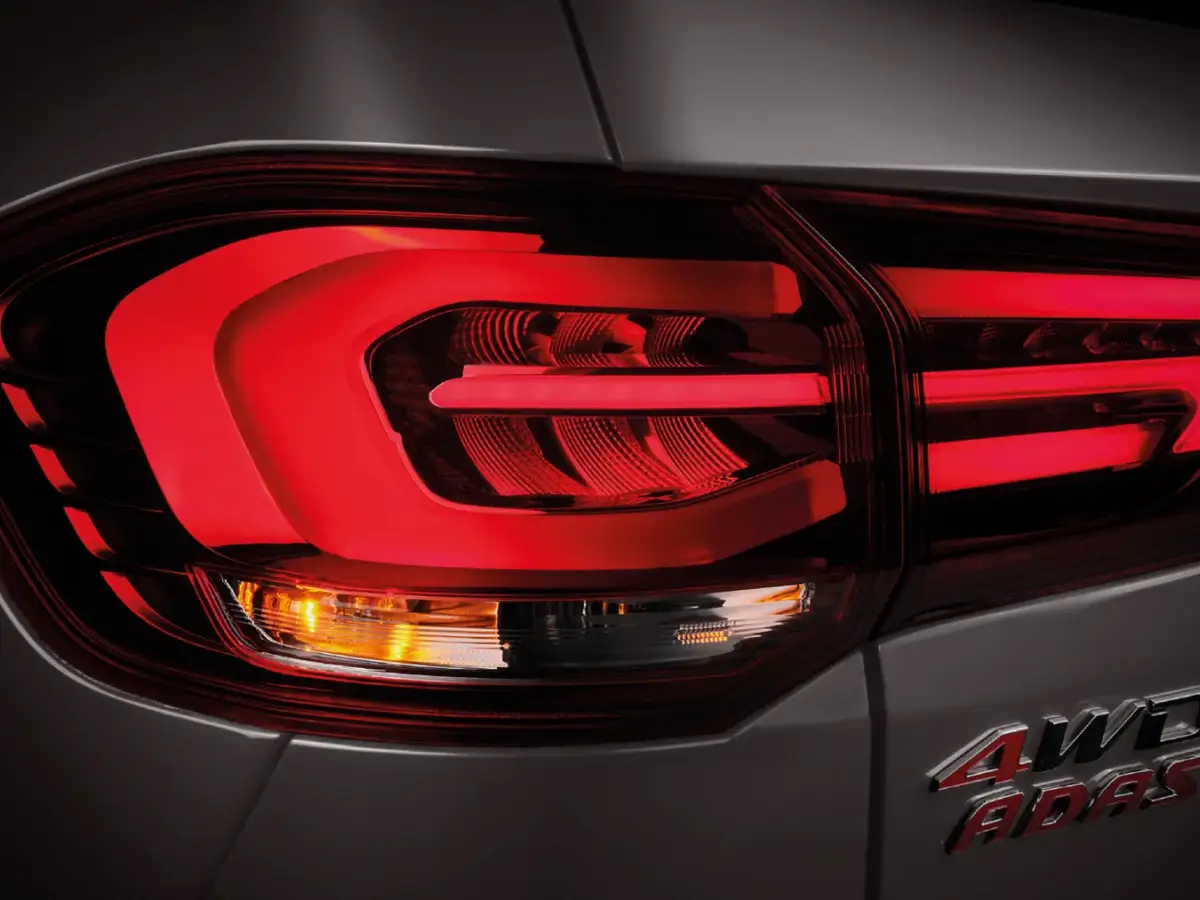 MG Gloster Top Feature